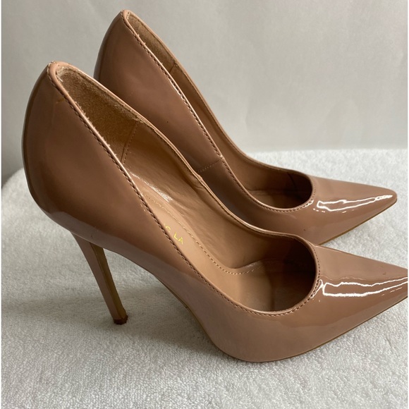 Shoe Republic LA
Paltrow Taupe Patent Leather Pumps/great con/Size 7.5 4.5 inch - Picture 2 of 9